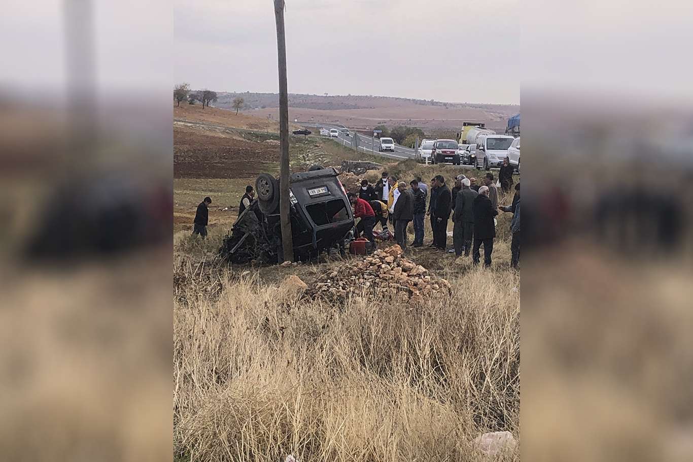 Şanlıurfa'da kamyon ile hafif ticari araç çarpıştı: 3 ölü 4 ağır yaralı